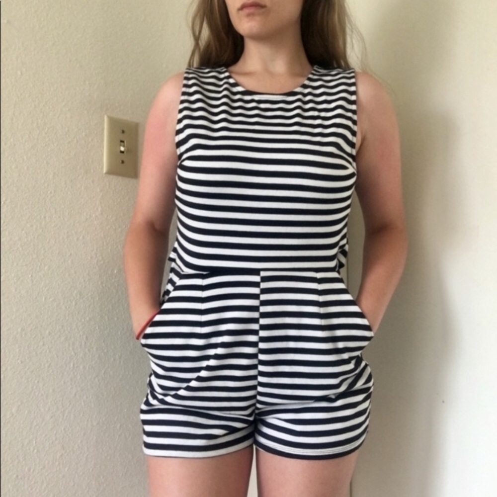 Gypsy Warrior Black and White Horizontal Striped Open Flap Back Shorts Rompers - Picture 3 of 8